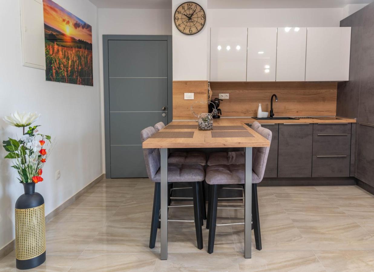 Apartmani Dalmacija Drage Εξωτερικό φωτογραφία